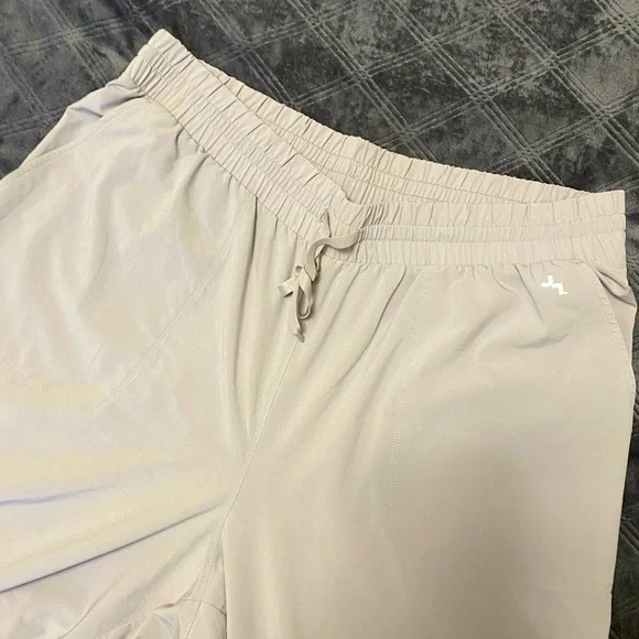 Women’s Joggers - Picture 4 of 6